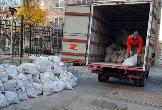 вывоз мусора грузчики, вывоз мусора газель грузчики, вывоз строительного мусора газель, газель 20 кубов грузчики вывоз мусора, погрузка вывоз мусора камаз газель