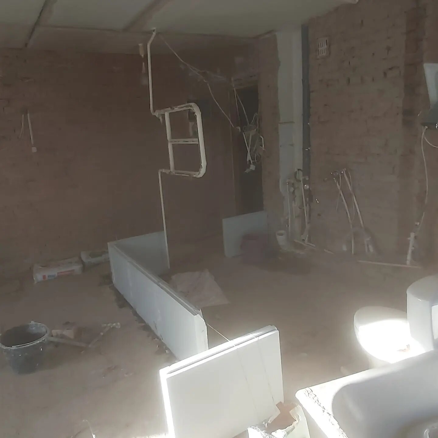 Кладка перегородок из гипсовых блоков