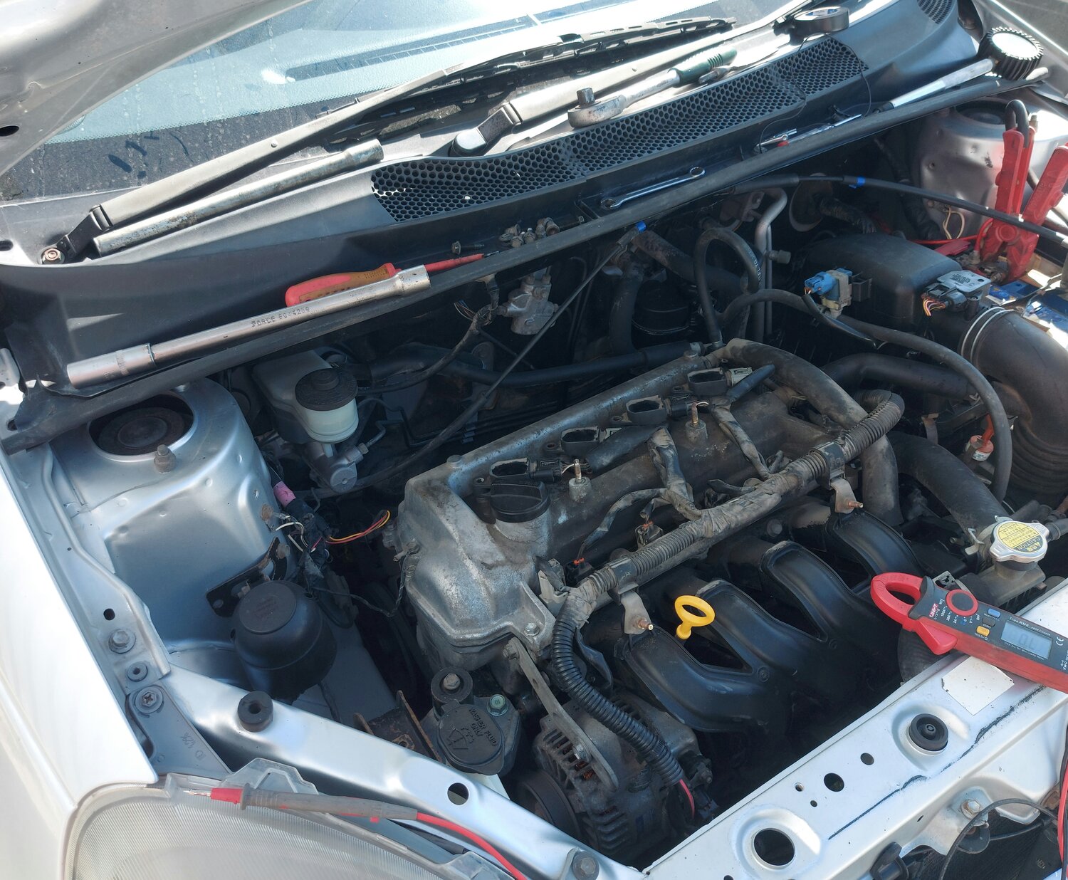 аккумулятор toyota vitz 2000 1.3, toyota lite ace noah 2001 подкапотное пространство, гбо nissan x-trail t30, faw vita 2007 двигатель, подкапотное nissan cube az10