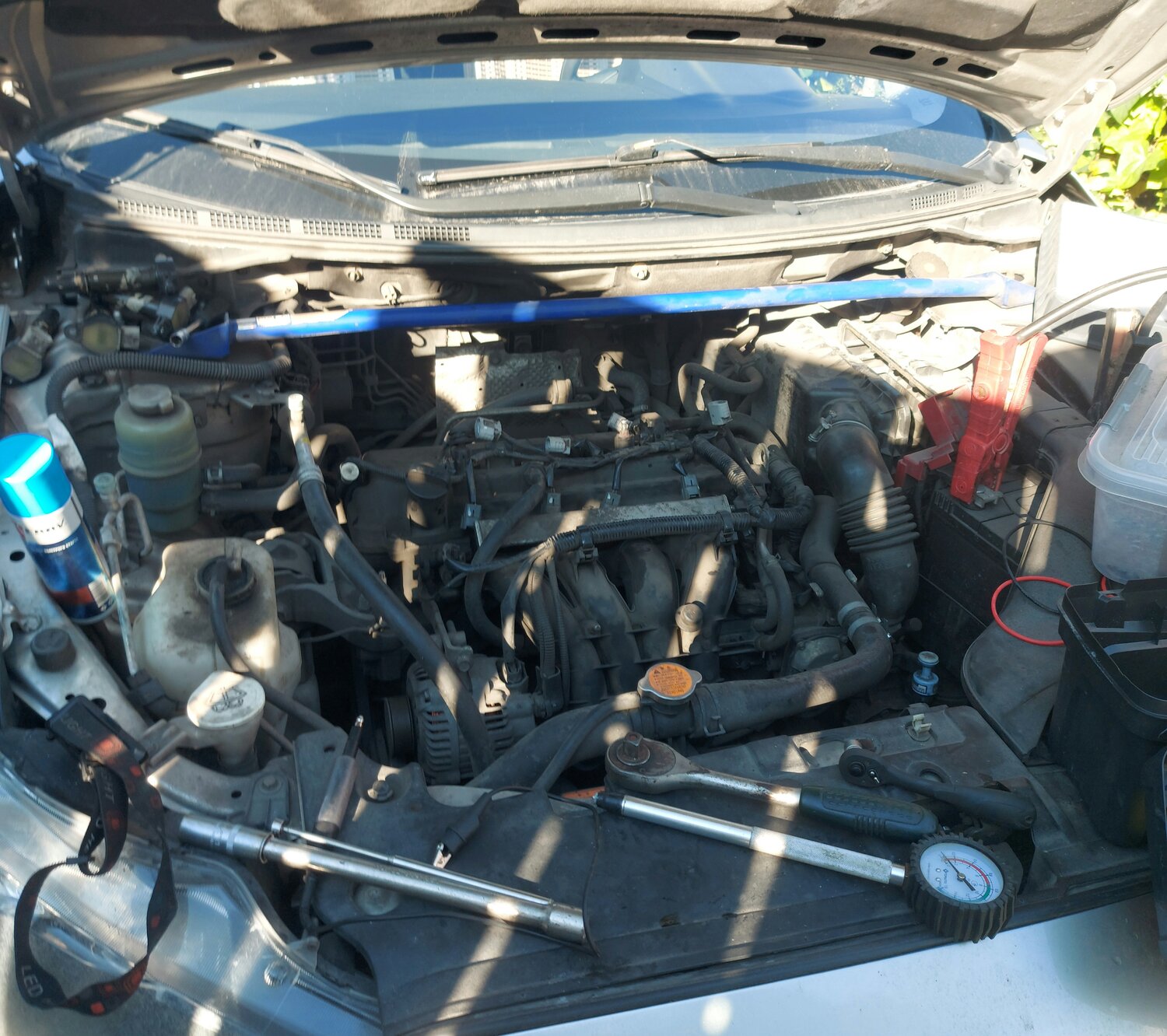 подкапотка vw bora 1.6, skoda octavia 2009, фольксваген поло моторный отсек, легковые авто, vw touran 1.4 tsi двигатель