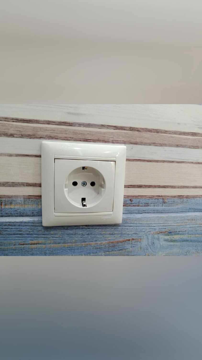 розетка, электрическая розетка, розетка legrand 774323, двойная розетка, розетка наружная