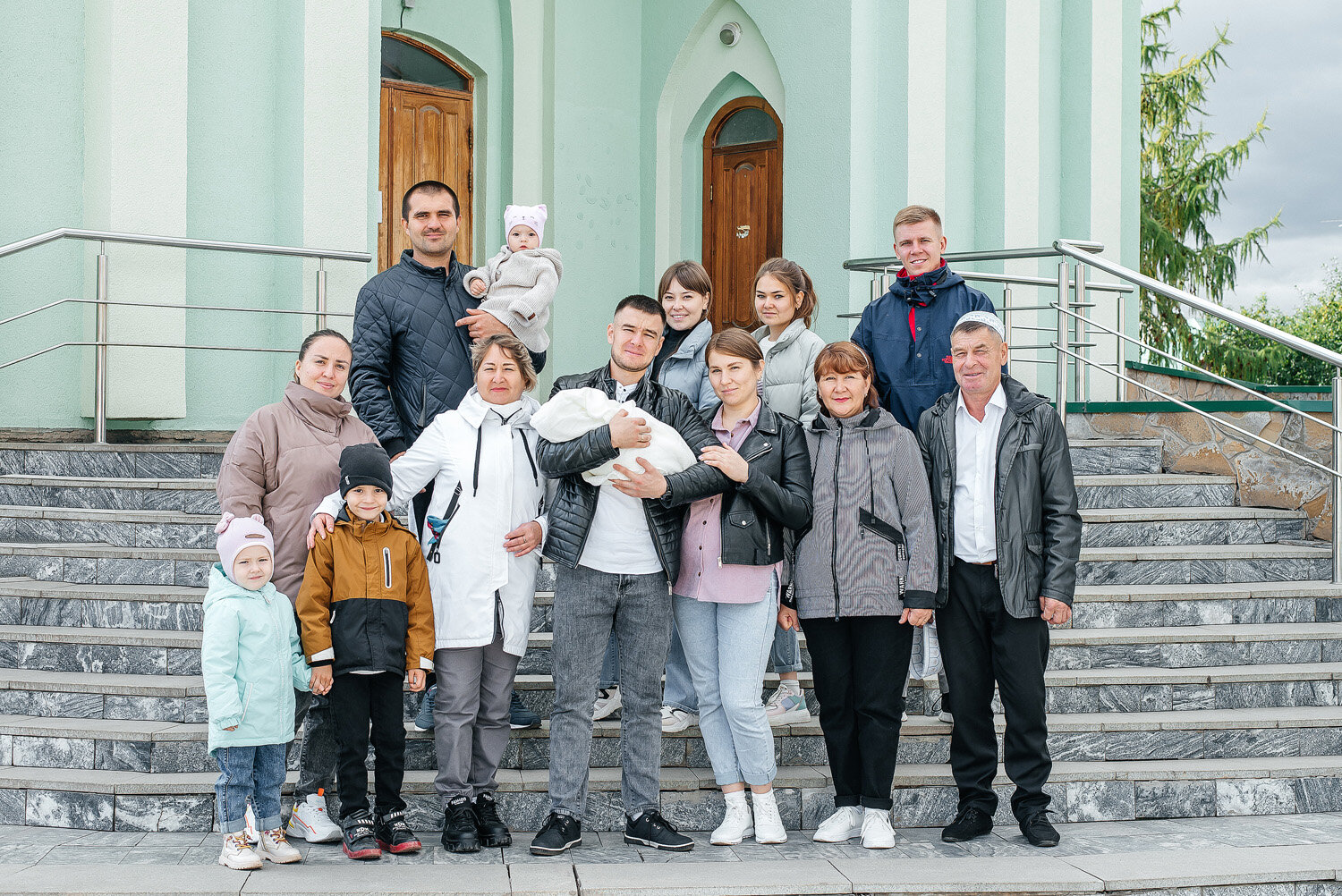 мужчина, многодетная семья, семья, 11 детей родила женщина в подмосковье, человек
