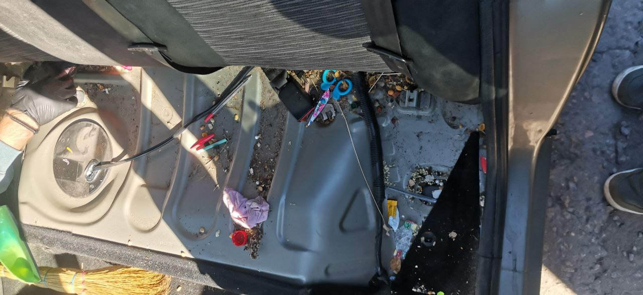 сеточка бензонасоса лагуна 1, оторвало заднюю балку ваз 2114, ваз 2114 вода под пассажирским ковриком, авто, скрытые полости лада 2110