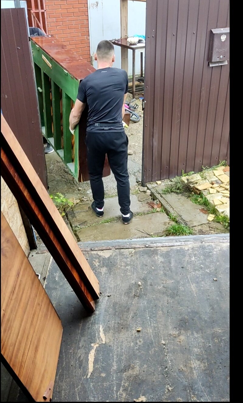 на даче, ноги, загородный дом, летний душ на даче, строительство загородного дома