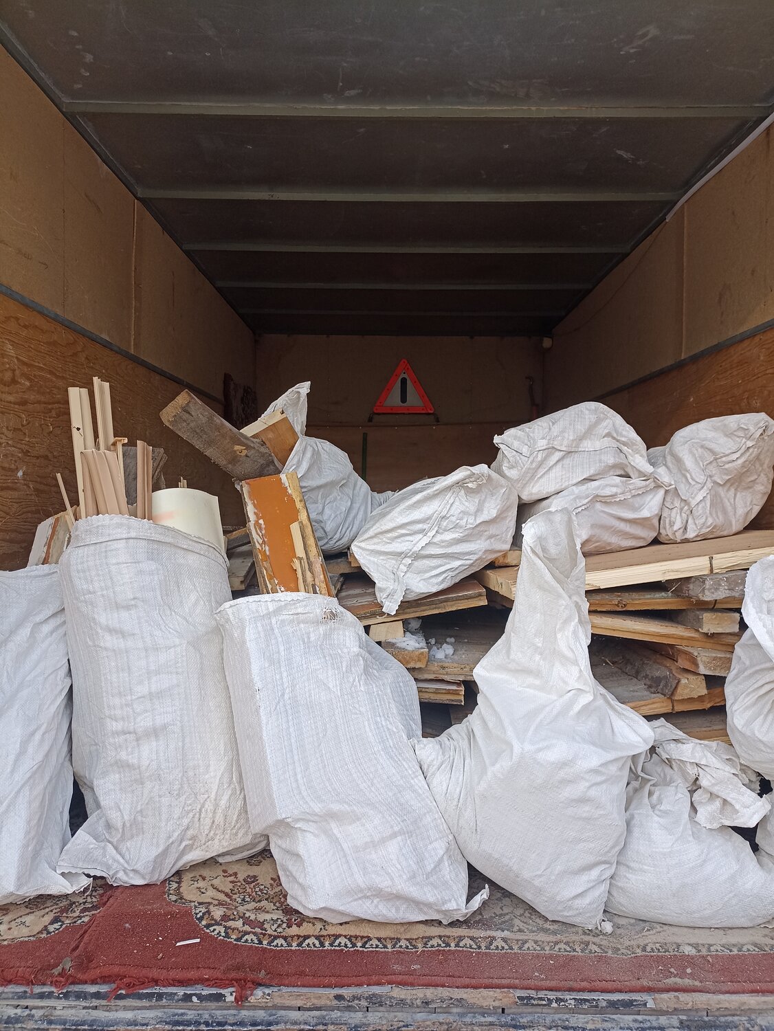 Вывоз мусора в Самаре: 120 водителей мусоровоза со средним рейтингом 4. ...