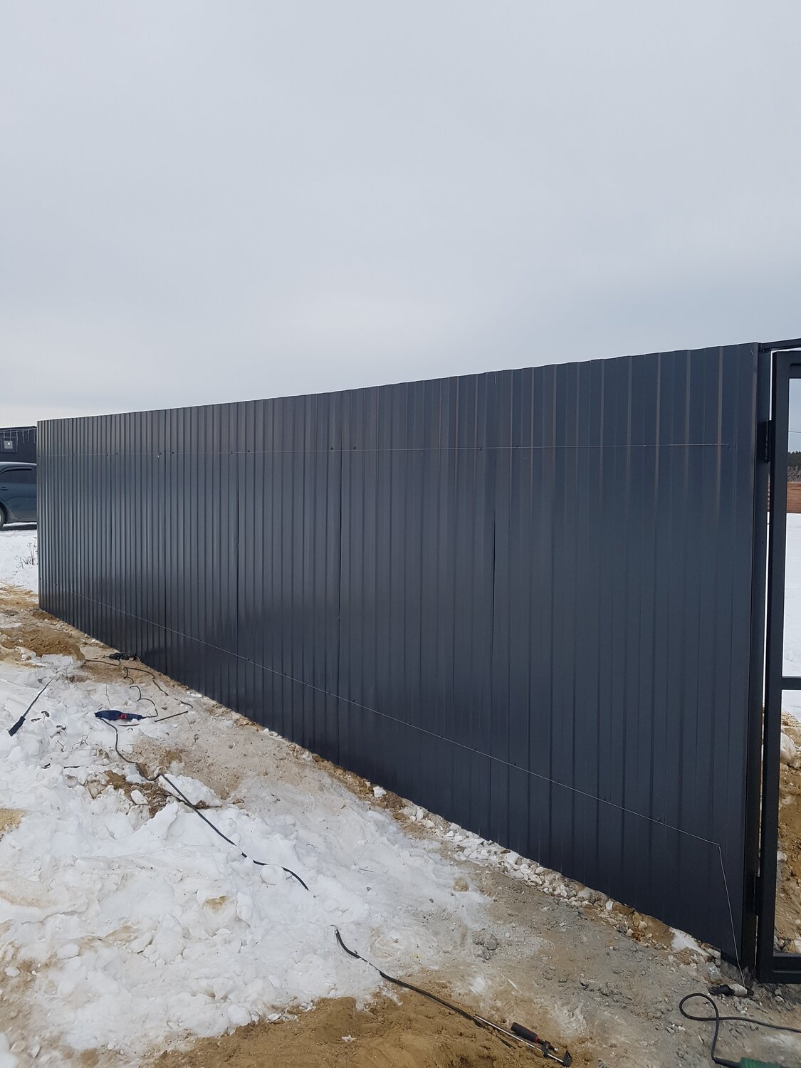 профнастил серый графит, забор из профлиста, забор из серого профнастила, профнастил черный, забор из профнастила