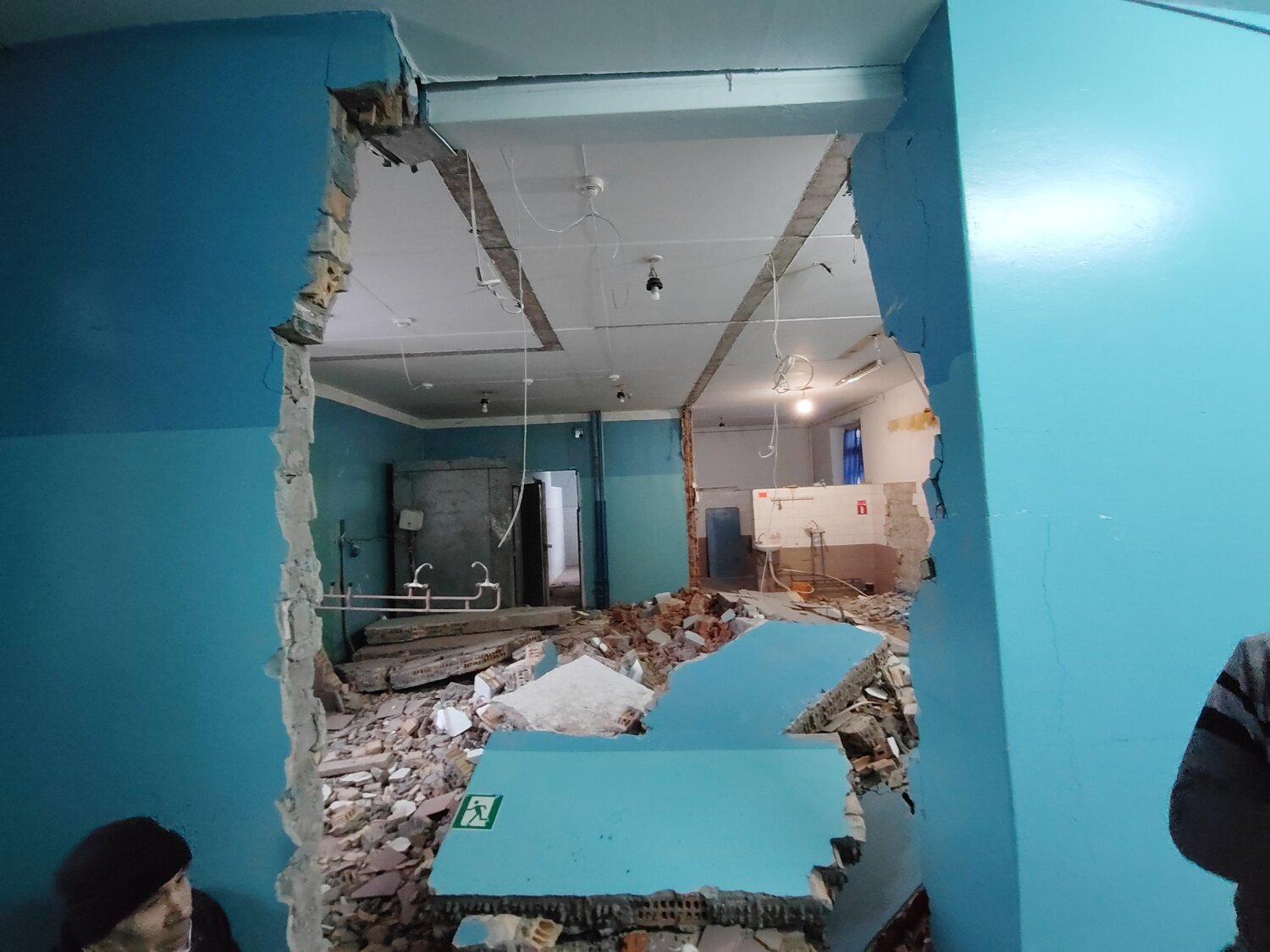 церковь сухой карабулак, обвал стены в школе, ремонт, стены в школе, обрушение внутренних стен