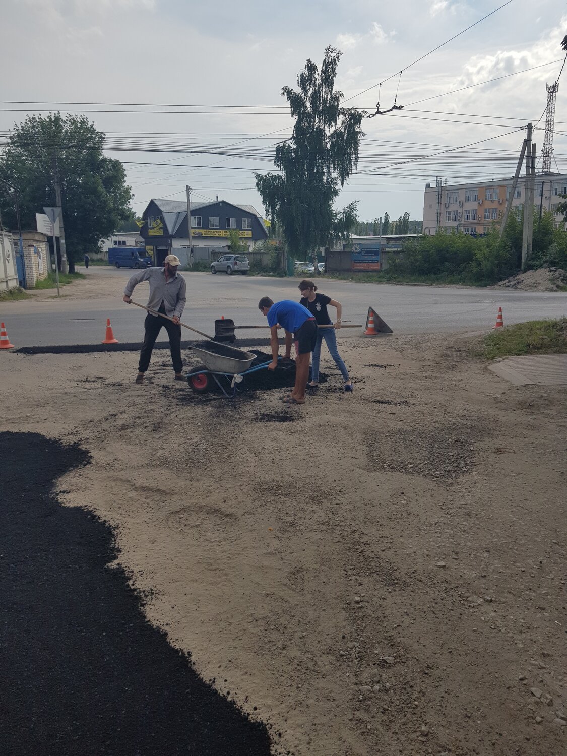 на площади ушакова укладывают новый асфальт, асфальт, укладка асфальта, дорога, асфальтирование дорог