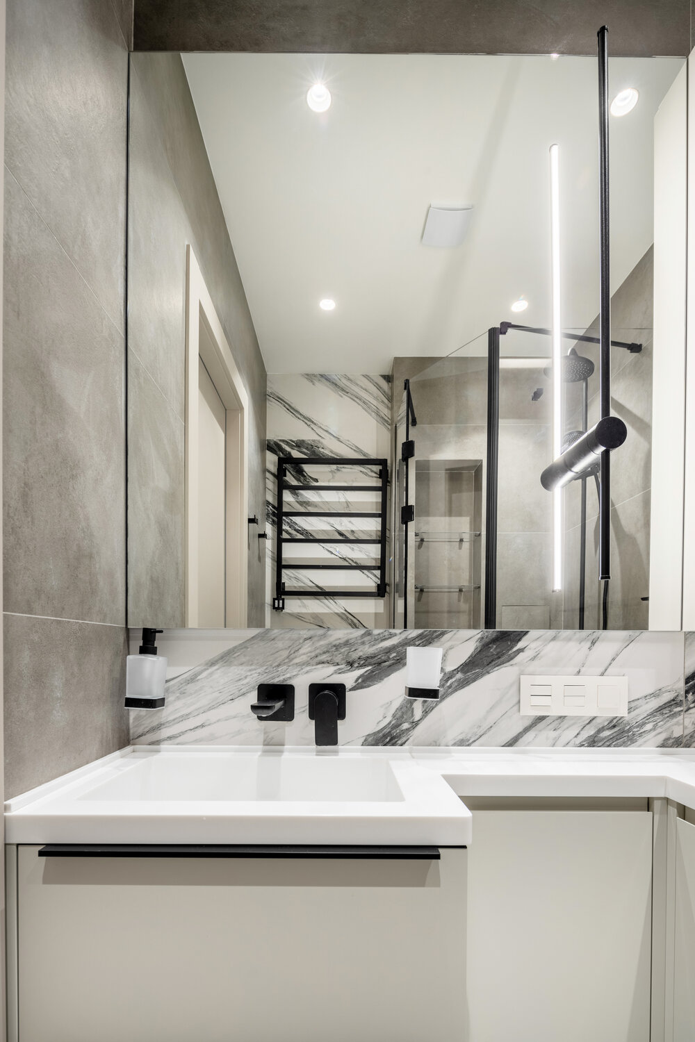 современный дизайн ванной, интерьер санузла, ванная комната, ванная комната в современном стиле, ванная комната дизайн