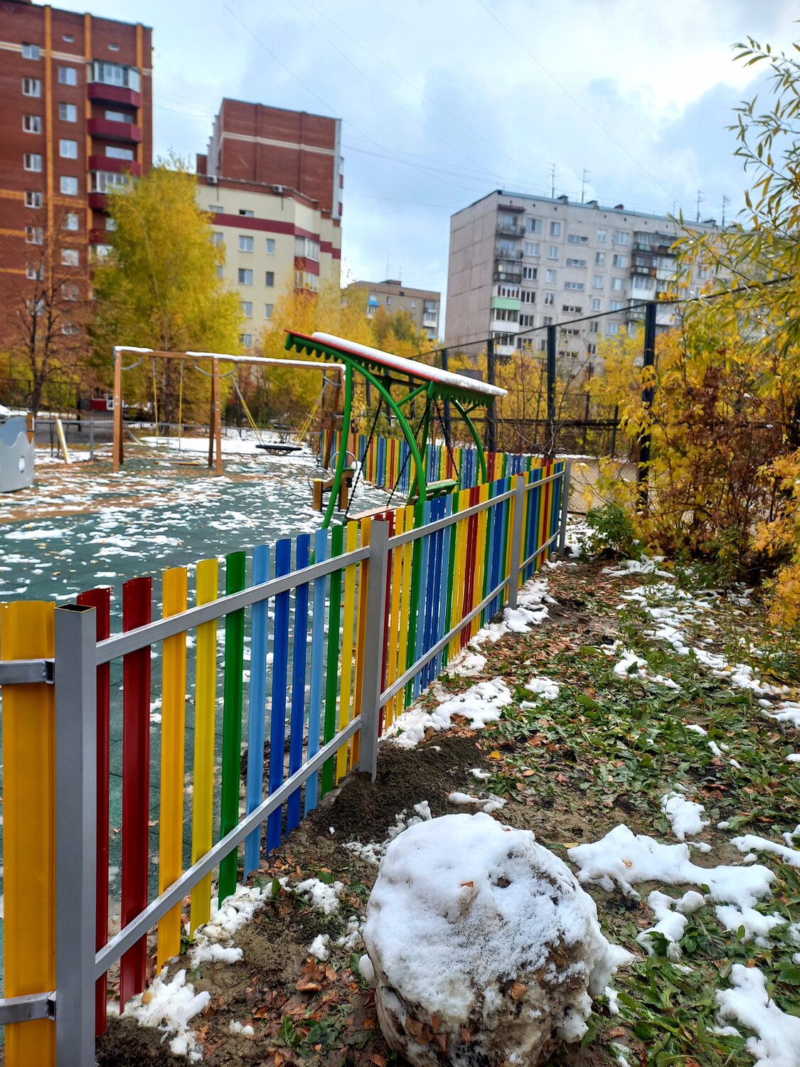 двор, ворота в детский сад, улица, 16 школа орехово-зуево стройка, площадка