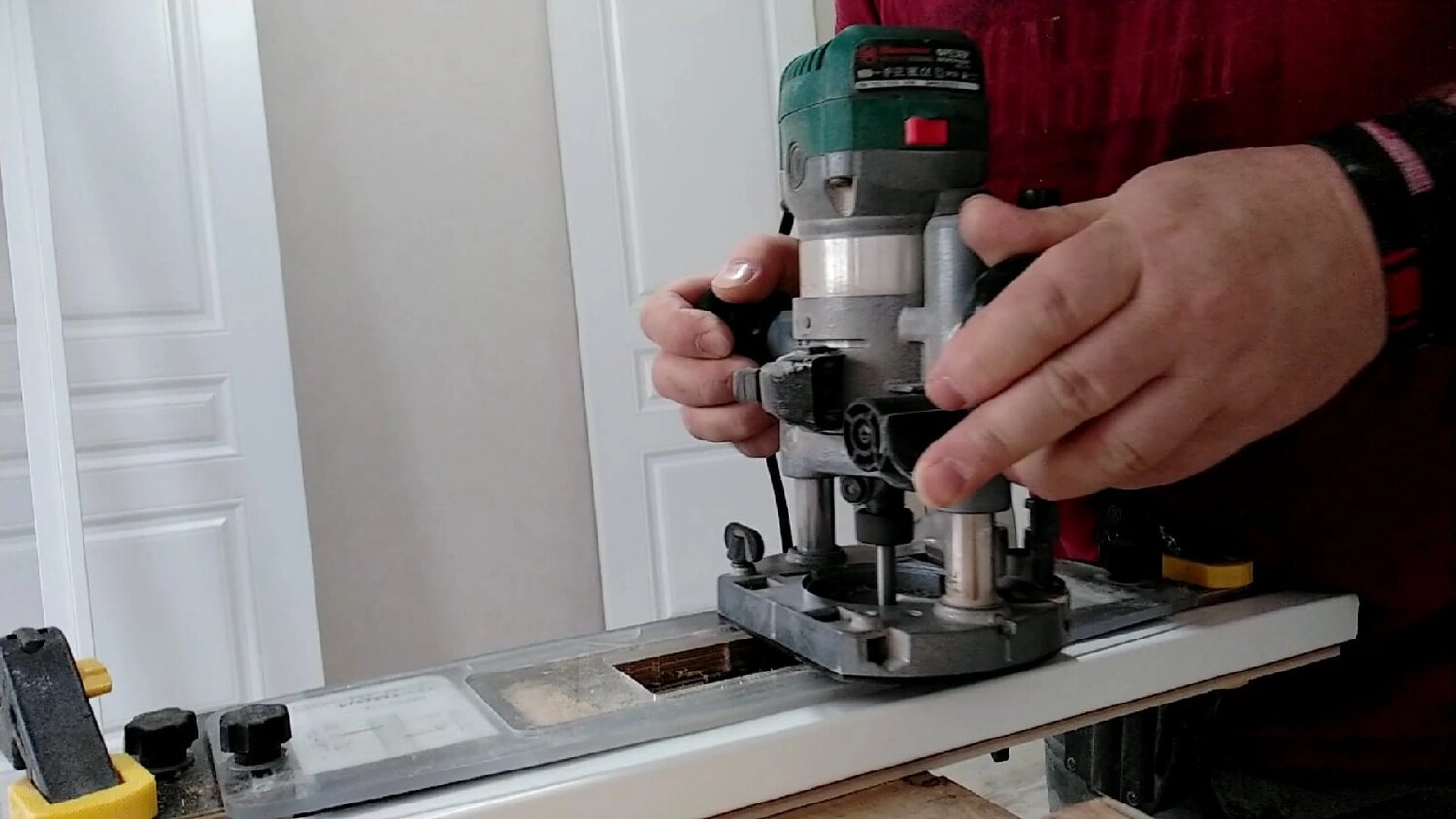 фрезер makita rt0700cx2, кромочный фрезер makita rt0700cx2, ручной фрезер, фрезер, ручной фрезер фестул