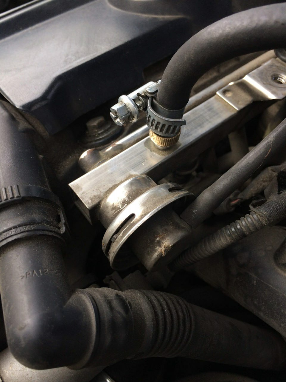 клапан егр, bmw e46, регулятор давления топлива, клапан egr, вакуумный шланг