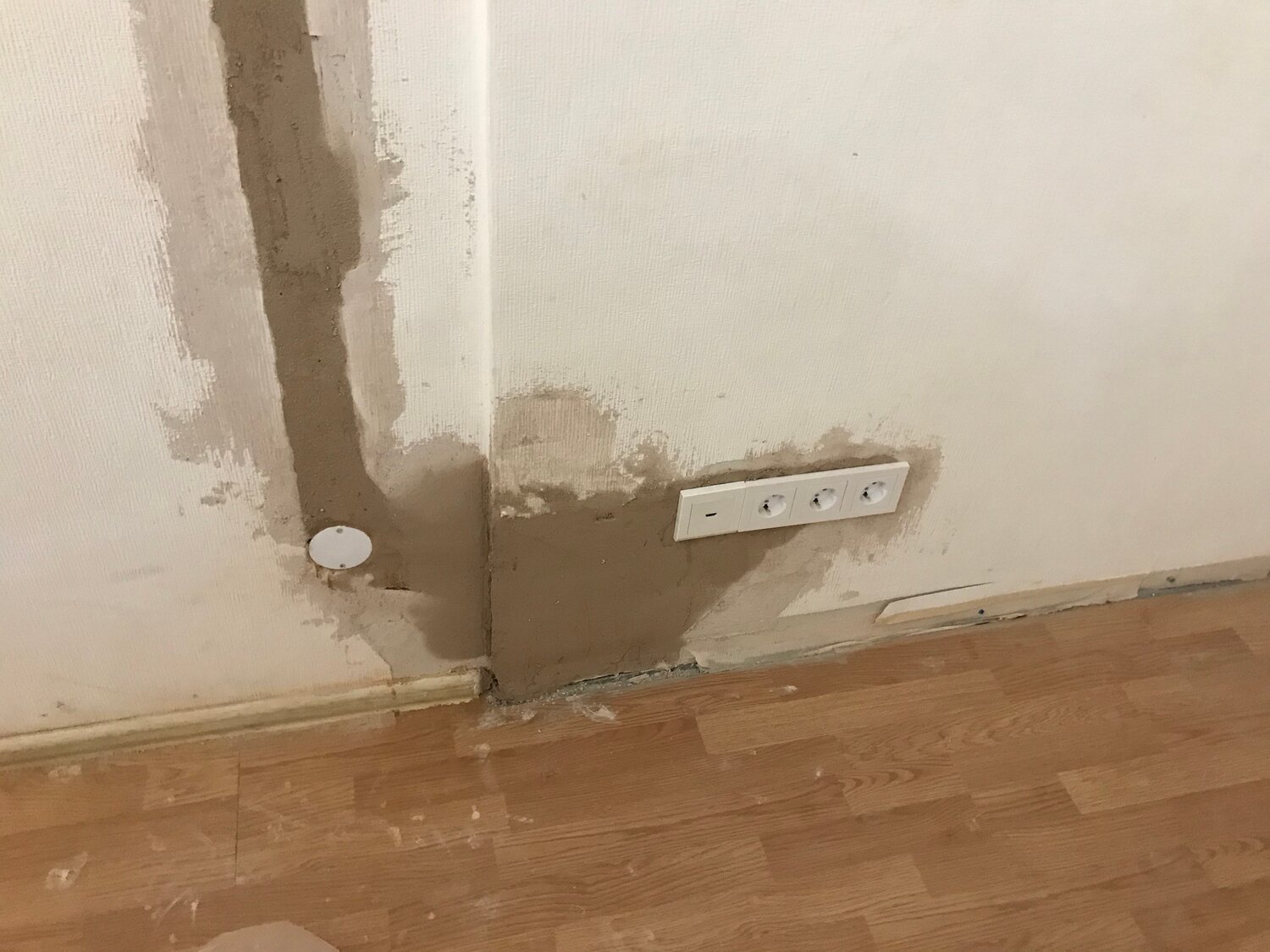 перенос розеток, установка розеток, электрическая розетка, блок розеток, размещение розеток