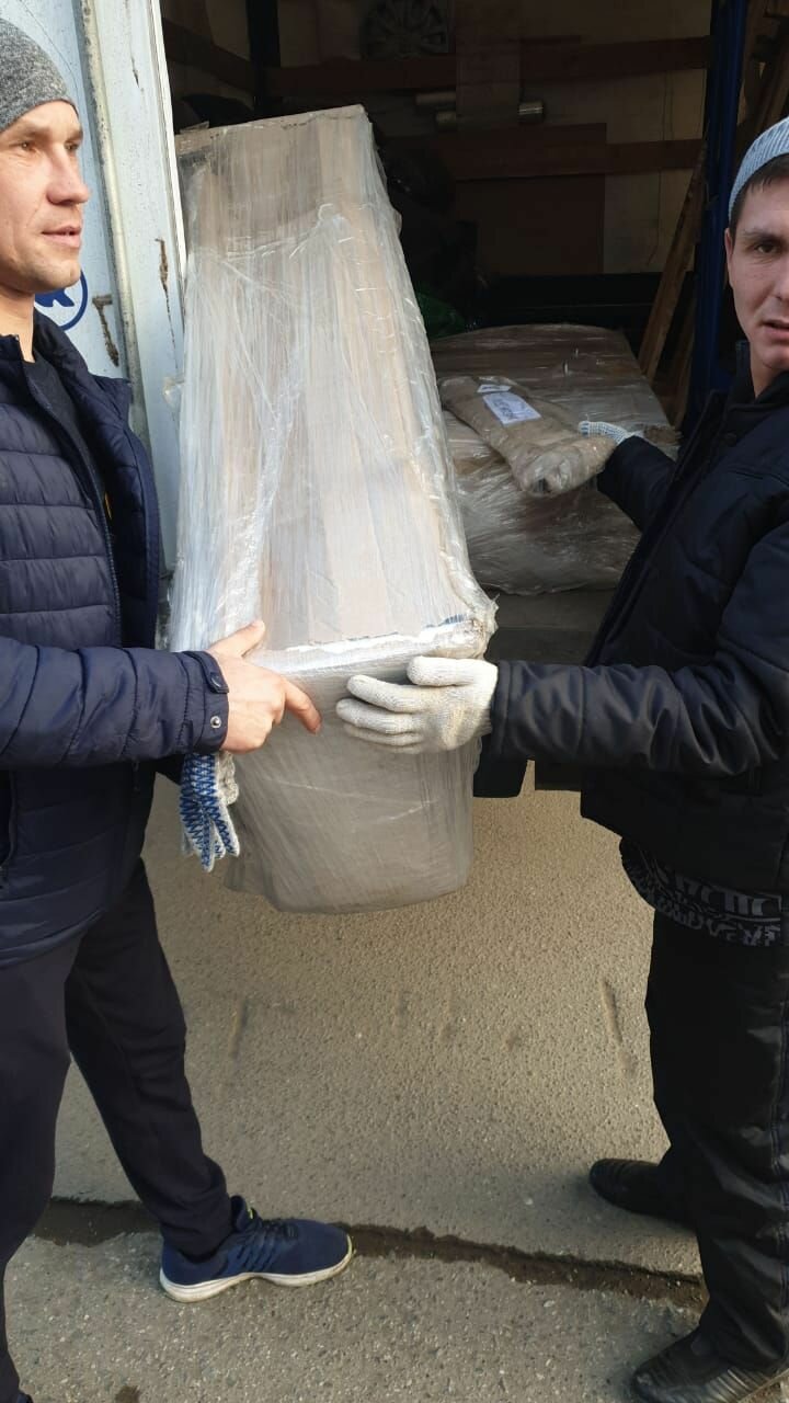 гуманитарная помощь, человек, сбор гуманитарной помощи, гумпомощь, гуманитарный груз