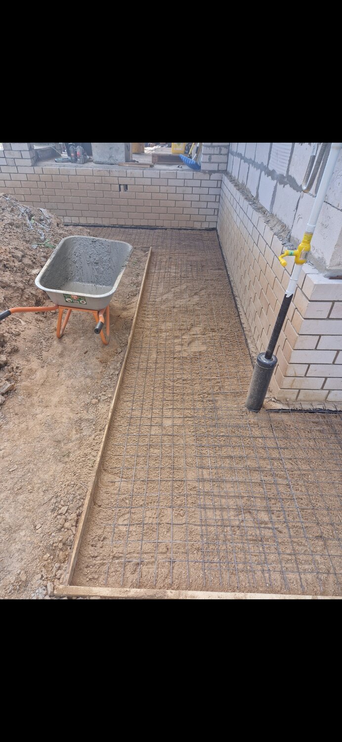 отмостка вокруг дома своими руками из бетона, отмостка из бетона, бетонная отмостка, отмостка вокруг дома, отмостка подбетонка