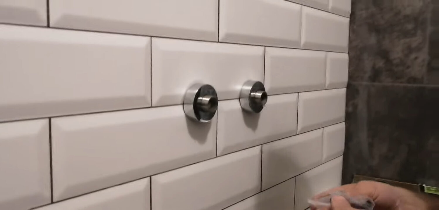 плитка кабанчик, укладка плитки кабанчик, плитка кабанчик kerama marazzi, плитка кабанчик затирка манхеттен, плитка