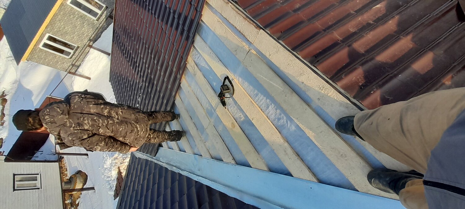 монтаж кровли, человек, материалы для кровли, крыша, кровля