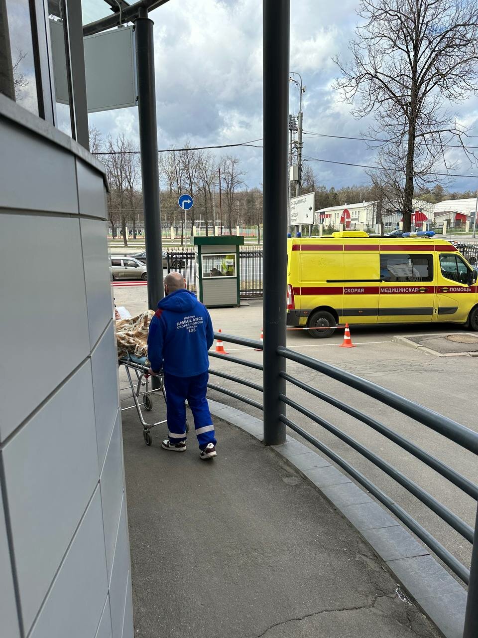 автомобиль скорой помощи, машины скорой помощи, на скорой, машина скорой, ноги