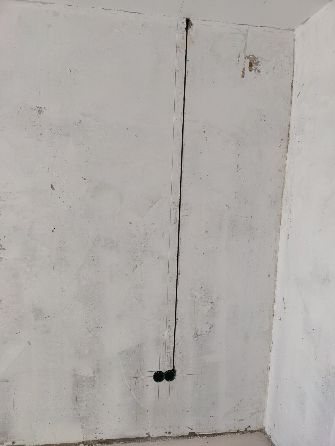 глубина штробы для электропроводки, штробление стен под проводку, монтаж электропроводки, штробы под электропроводку, штробить стены под проводку