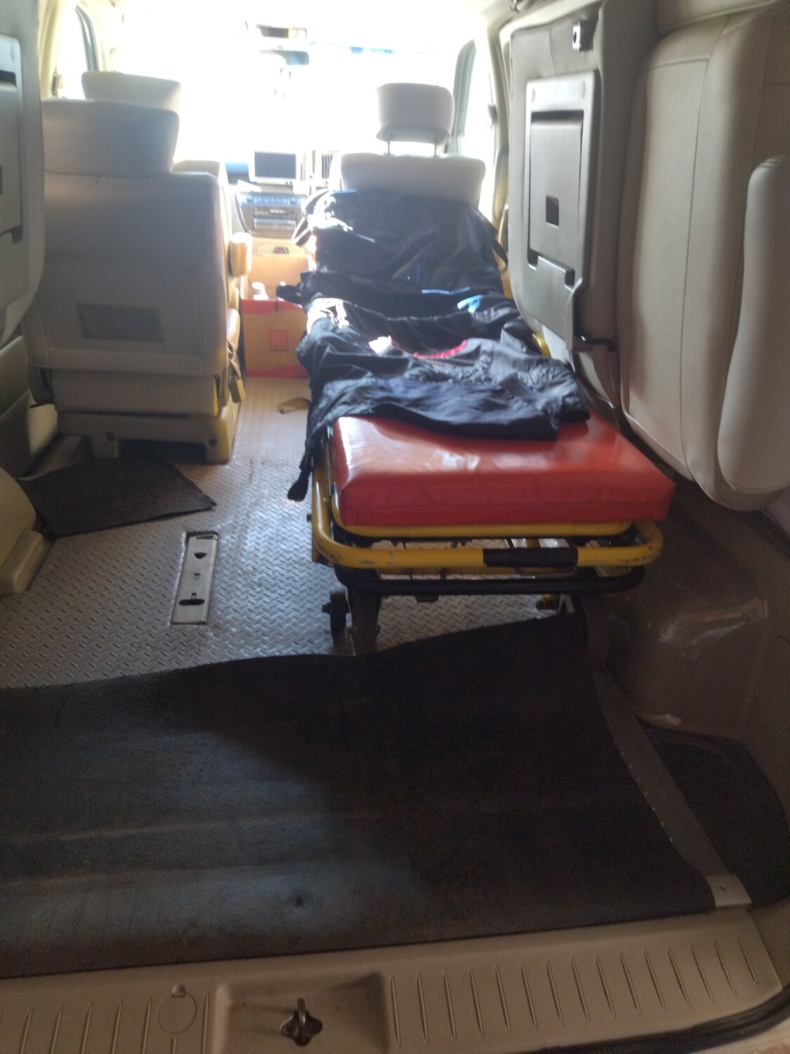toyota hiace ambulance, toyota hiace ambulance dubai, машина скорой, машины скорой помощи, ambulance