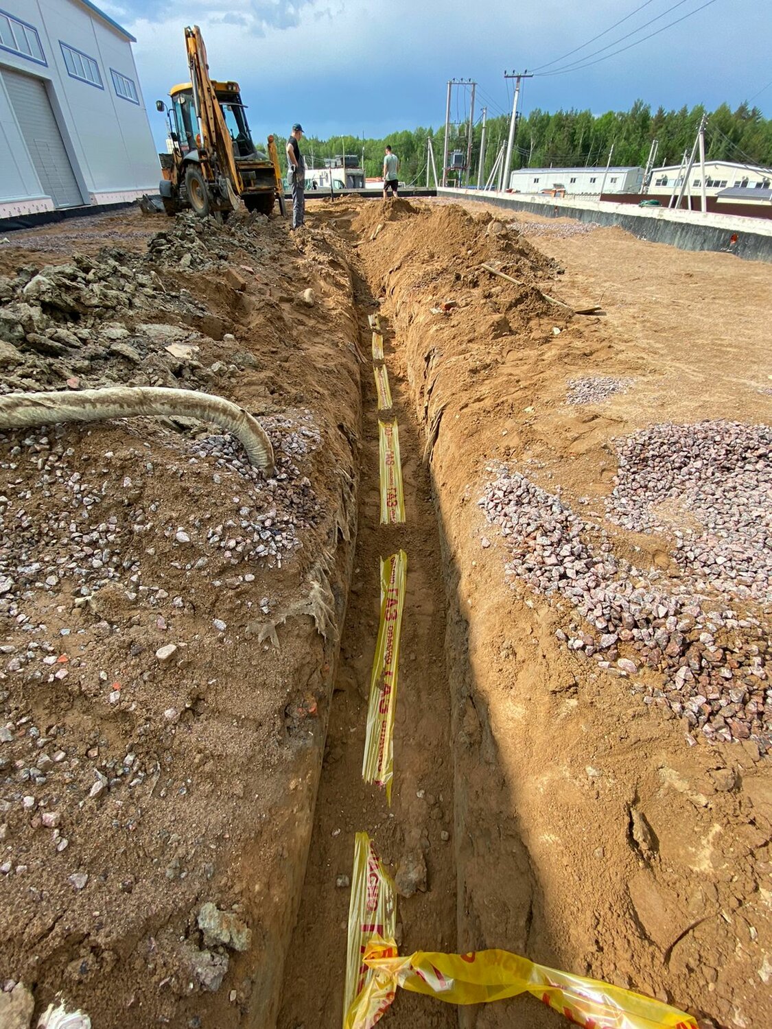 бестраншейная прокладка газопровода, водопровод в поселке, трасса газопровода, распределительный газопровод, газификация