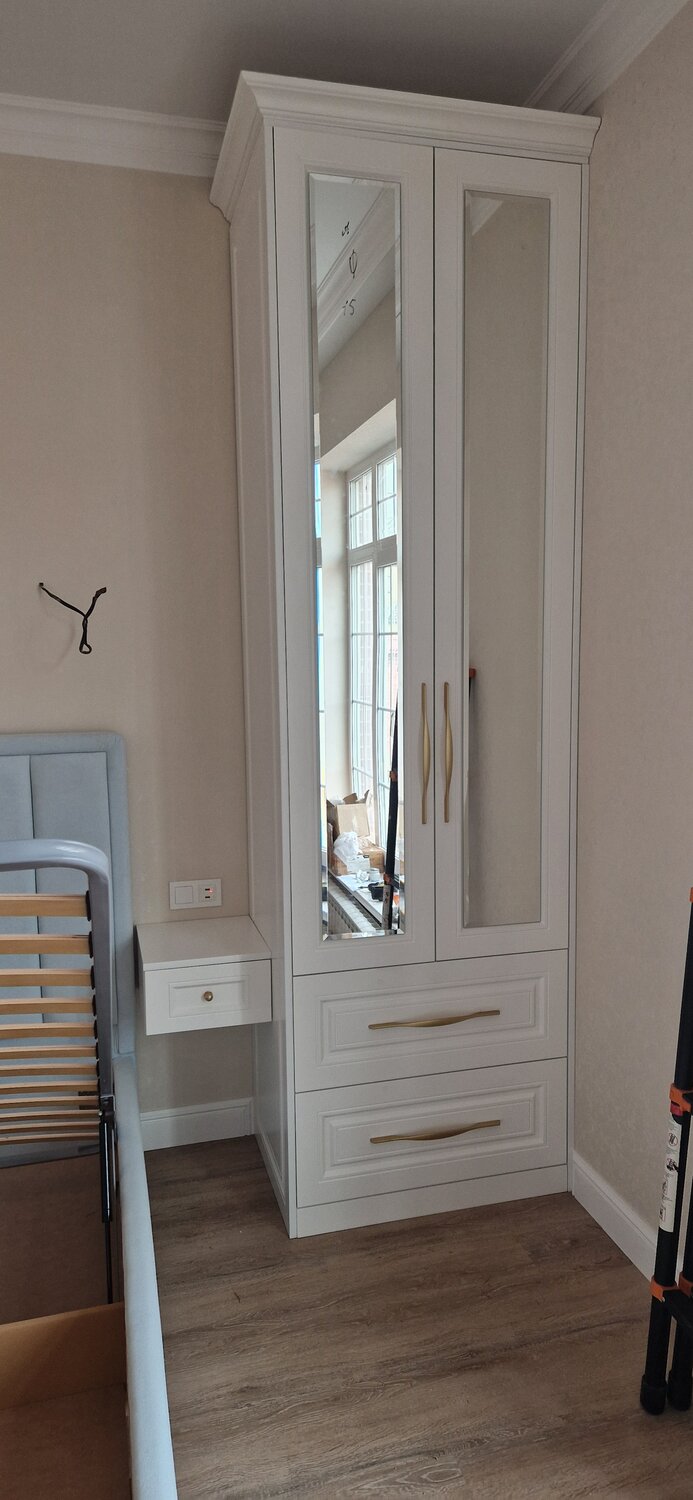 шкаф британи лазурит, шкаф кантри шр 4, фасады с зеркалом для распашного шкафа, распашной шкаф, шкаф принцесса астрид