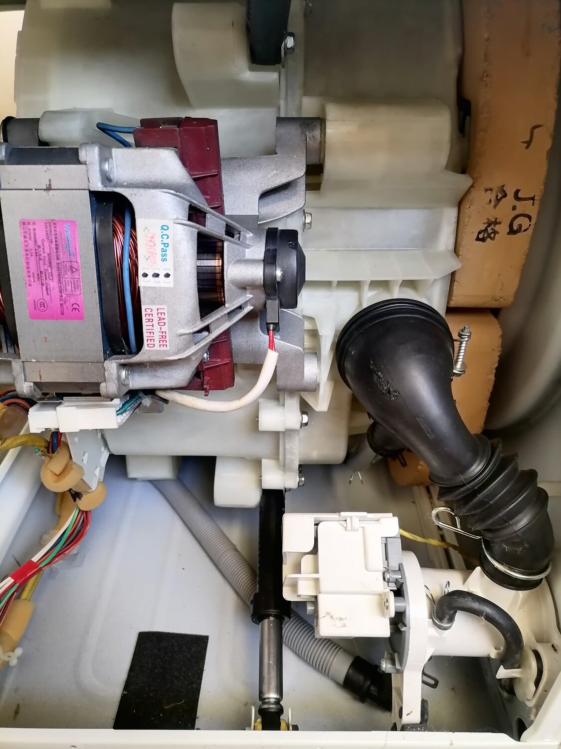 стиральная машина занусси zws6100v, датчик холла стиральной машины самсунг, сливной насос на стиральную машину, насос в стиральной машине, стиральная машинка самсунг wf-s861