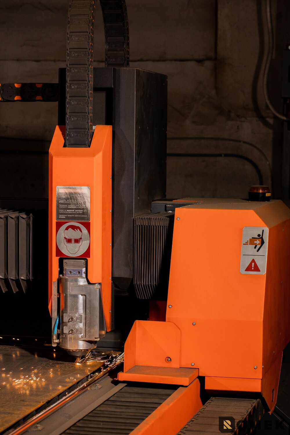 юнимаш лазерный станок, станки юнимаш лазерной резки, лазерный станок для резки металла, станок лазерной резки, станок плазменной резки