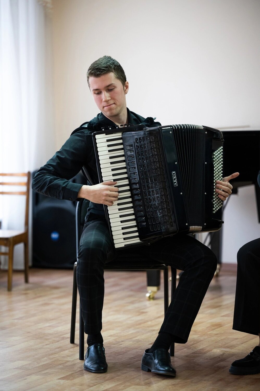 аккордеонист, александр поелуев аккордеон, музыкант, никита кузнецов аккордеон, данил шаравьев екатеринбург