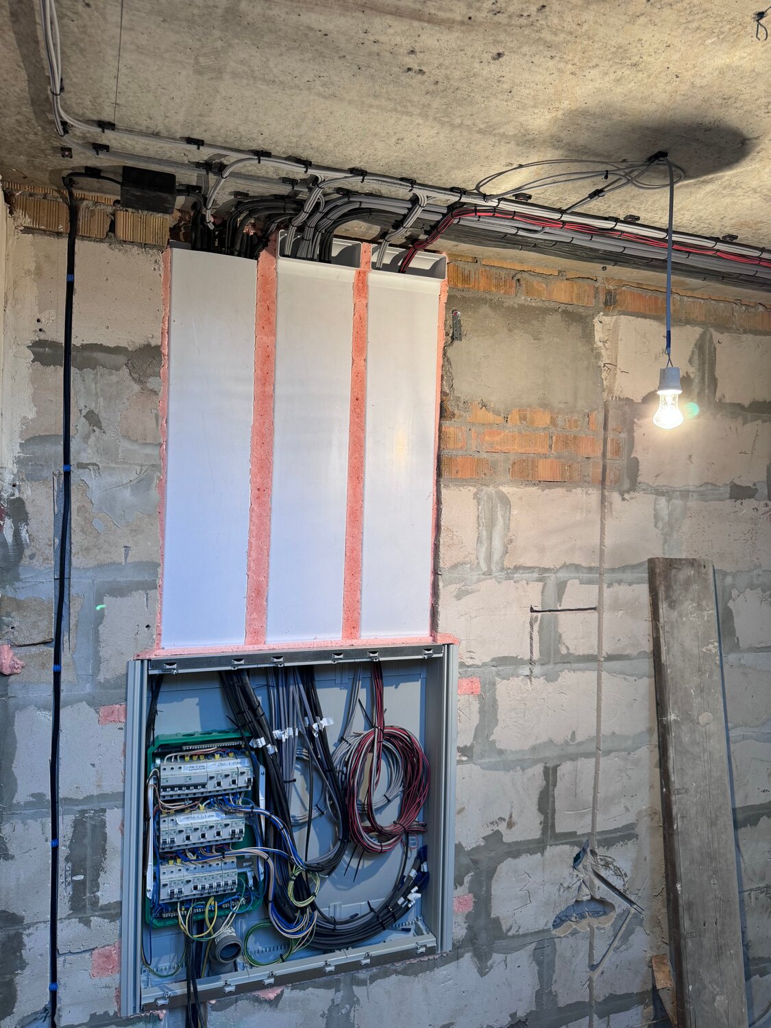 монтаж электропроводки, разводка электрики, электрика в квартире, электромонтажные работы, разводка электрики в квартире