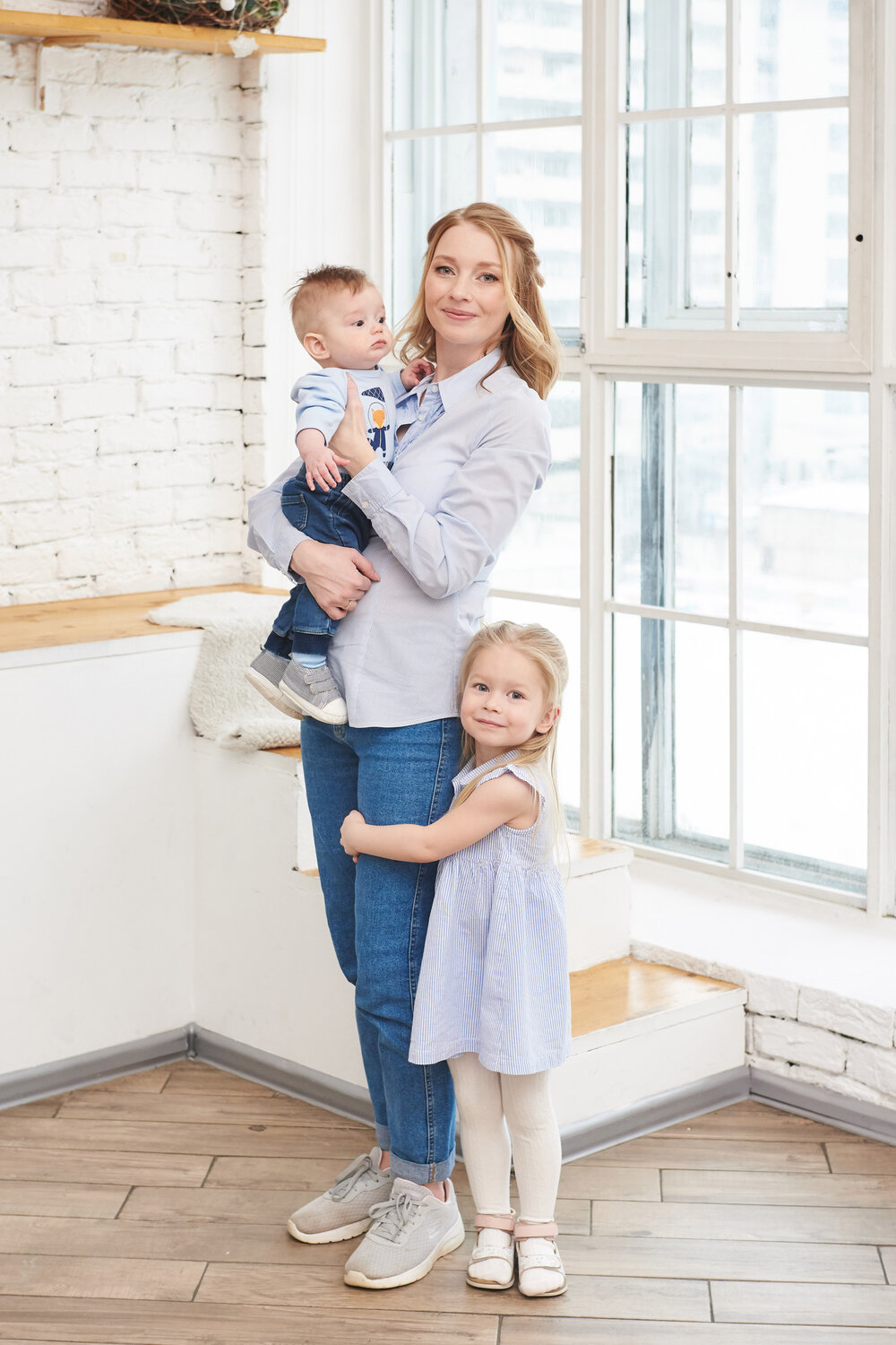 ребёнок, малыш, семейная фотосессия, молодая мама, людмила шарова позы ношения новорожденных