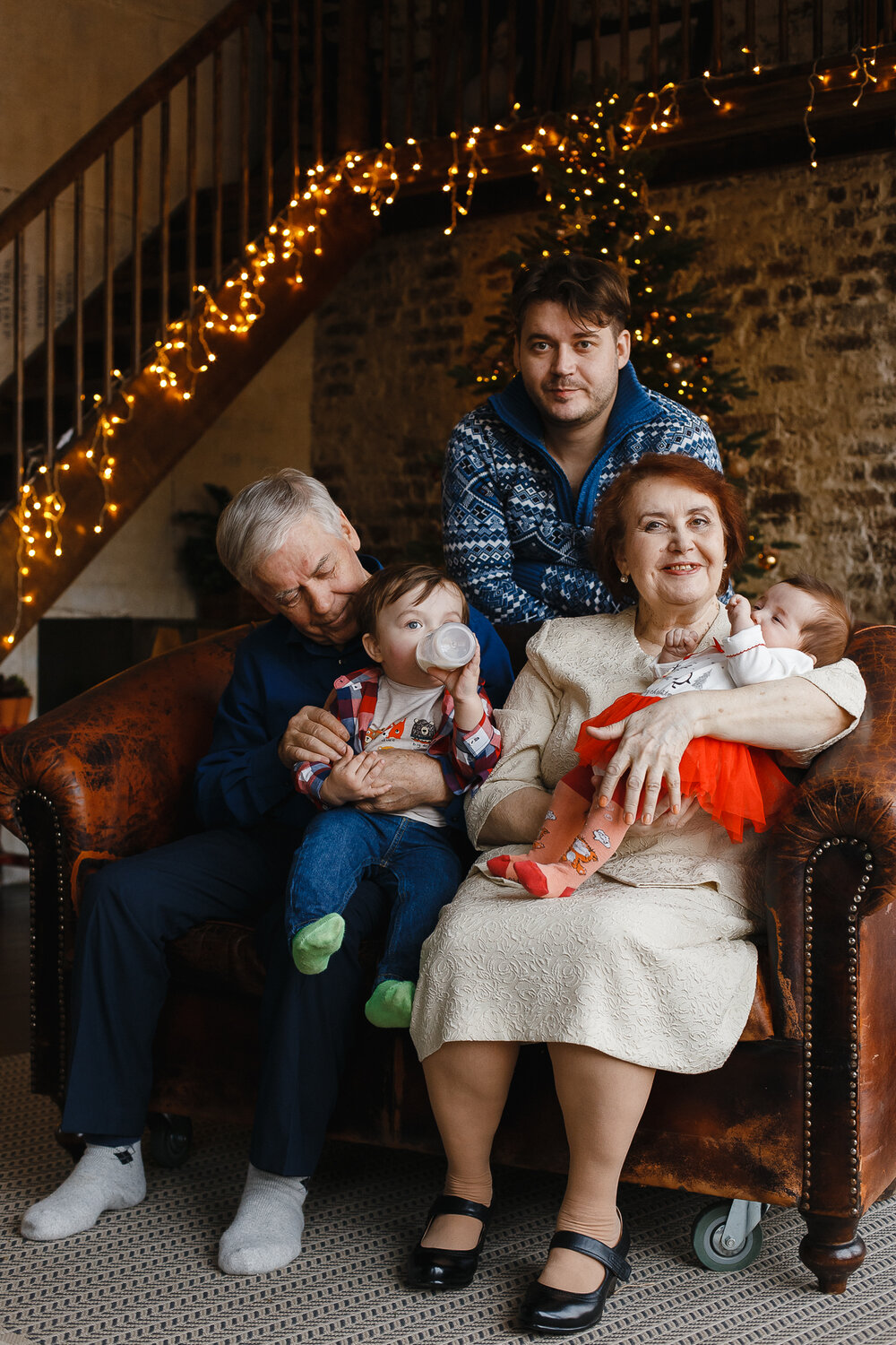 семейная фотосессия, новогодняя фотосессия большой семьи, новогодняя фотосессия, новогодняя фотосессия большая семья, фотосессия большой семьи в студии