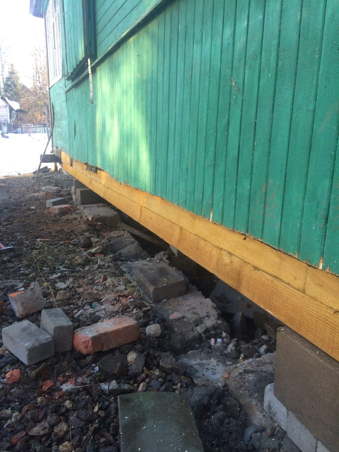 фундамент под старый деревянный дом, реконструкция фундамента, фундамент деревянного дома, реконструкция старого фундамента, подливка фундамента под нижний венец