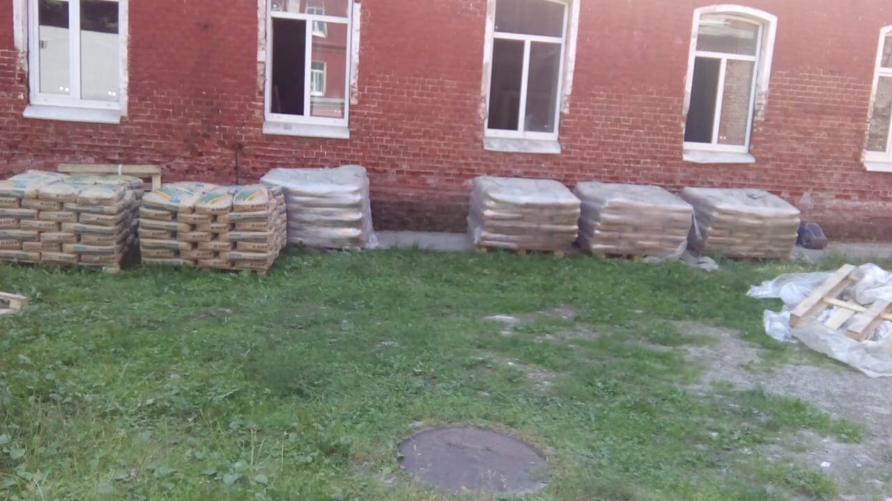 дом бомжа, сетка фасадная, рынок стройматериалов назимиха, здание, дача дом