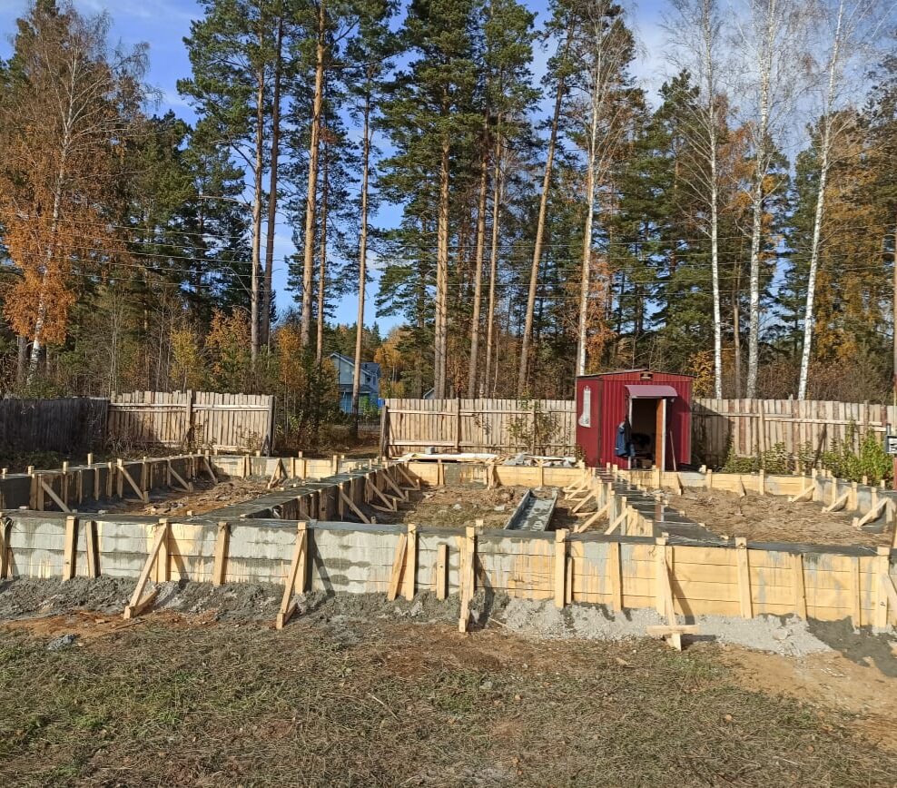 кп грин парк, участок, фундамент, заливка фундамента, монолитный фундамент