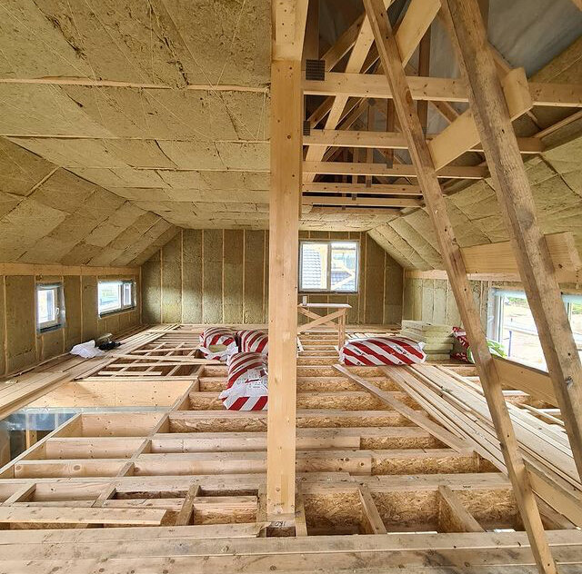 перекрытия в доме, мансарда в деревянном доме, перекрытие мансардного этажа, мансарда полы готовые, утепление фронтона мансарды