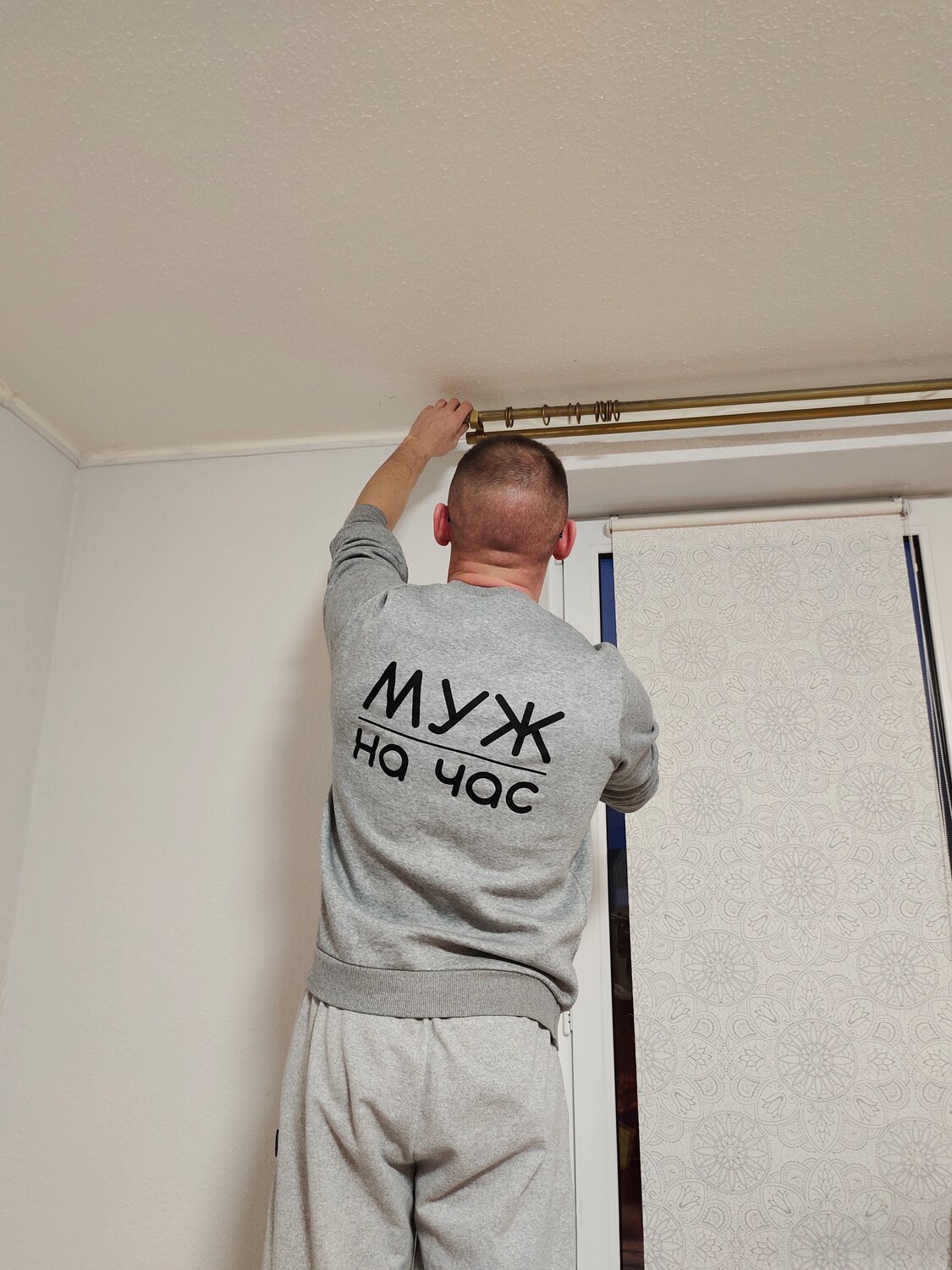 отделка потолка, монтаж, дует с потолка, потолок, натяжные потолки монтаж