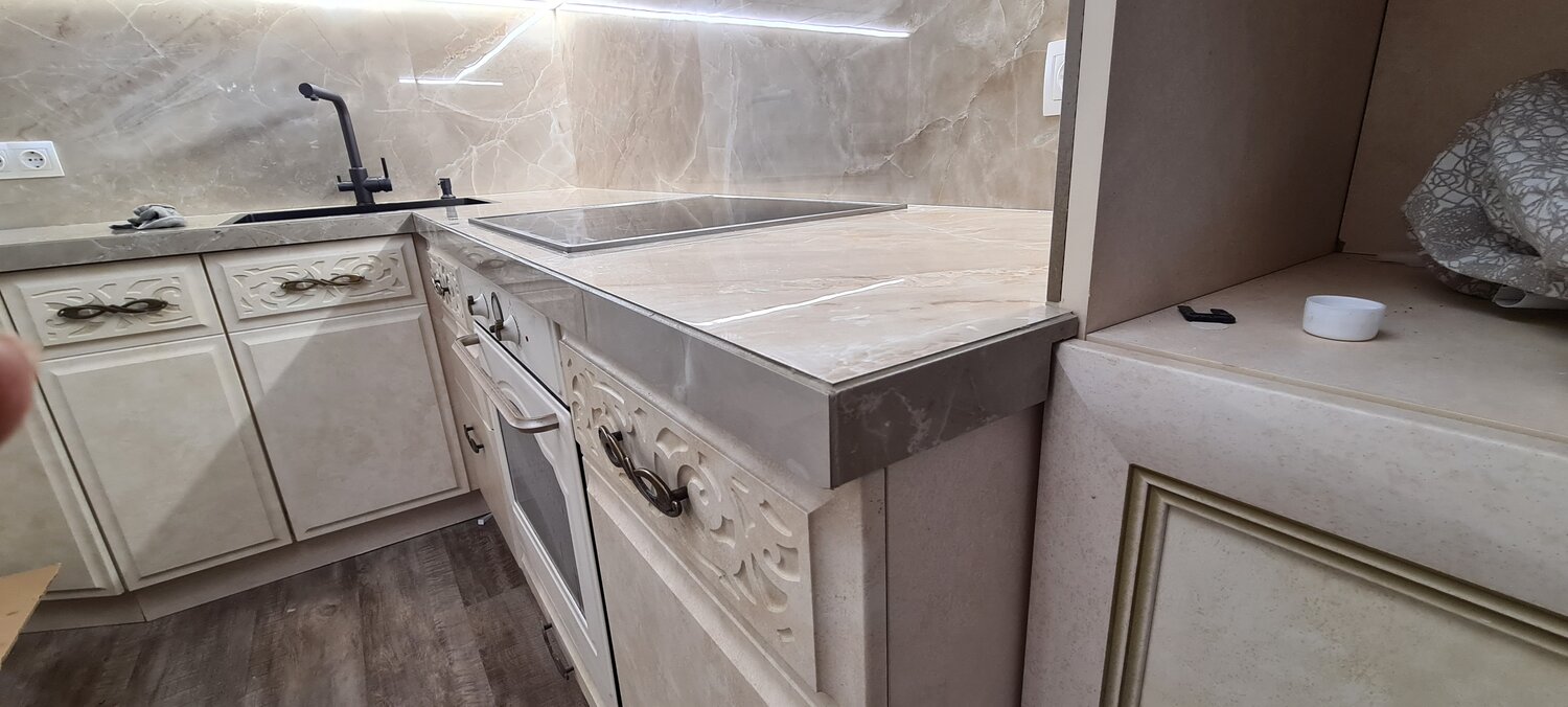 миланский мрамор столешница, столешница для кухни из искусственного камня, столешница, искусственный камень столешница, столешница из искусственного камня