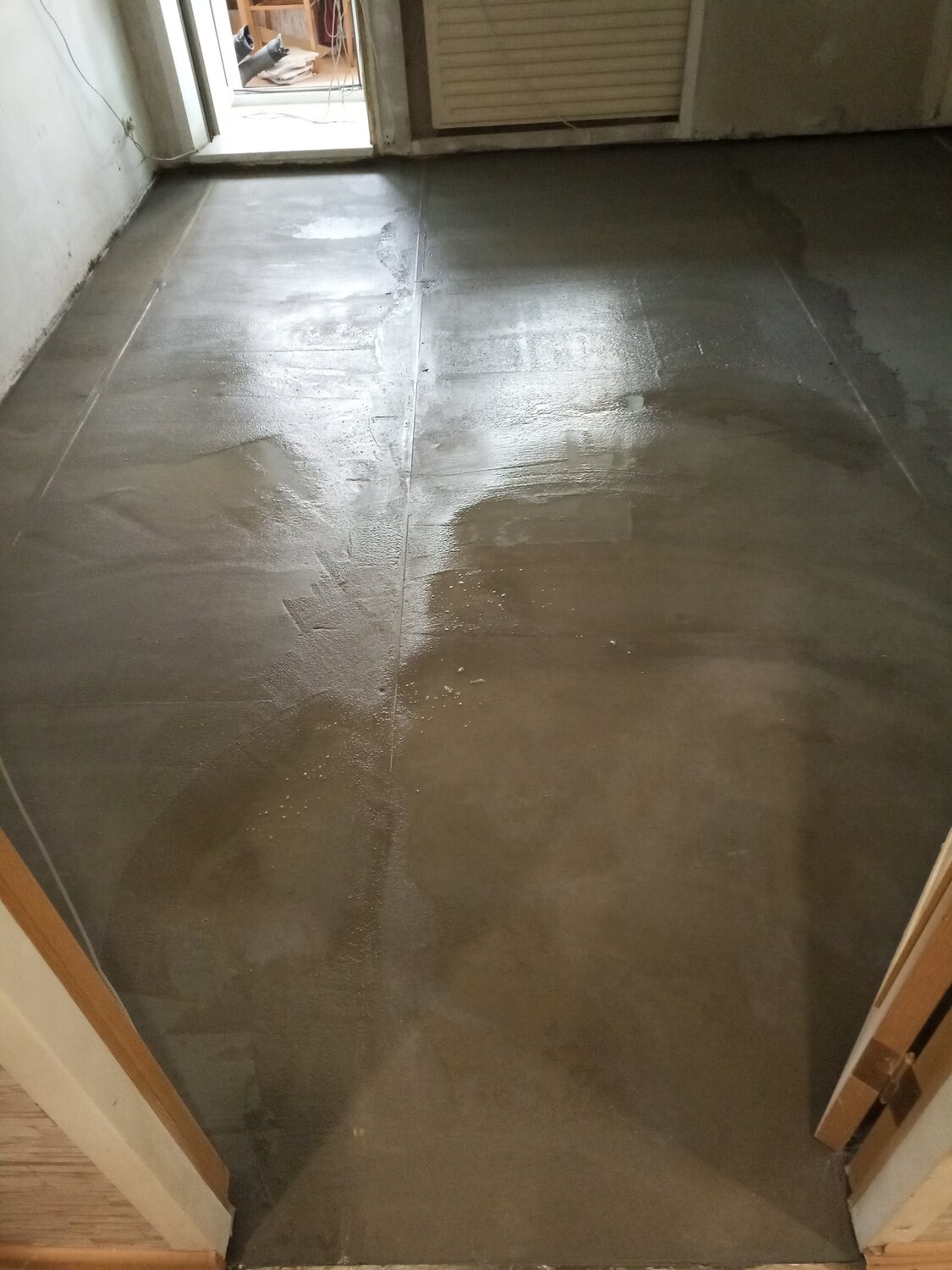 стяжка пола, стяжка пола в квартире, заливка пола, покрытие пола, полусухая стяжка пола