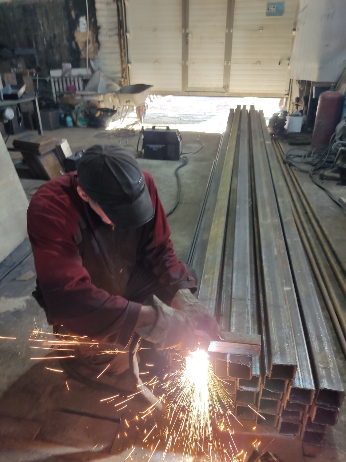 производство металлоизделий, производство металлоконструкций, сварка металла, сварочный цех, сварка металлоконструкций