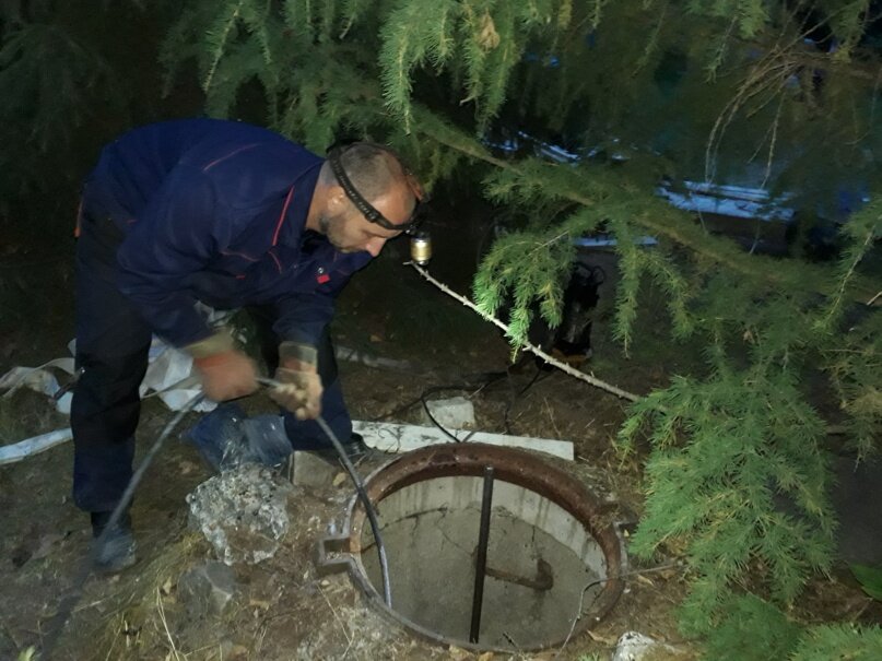 вода живой родник, чистка колодца, канализационные сети, копка колодцев, скважины
