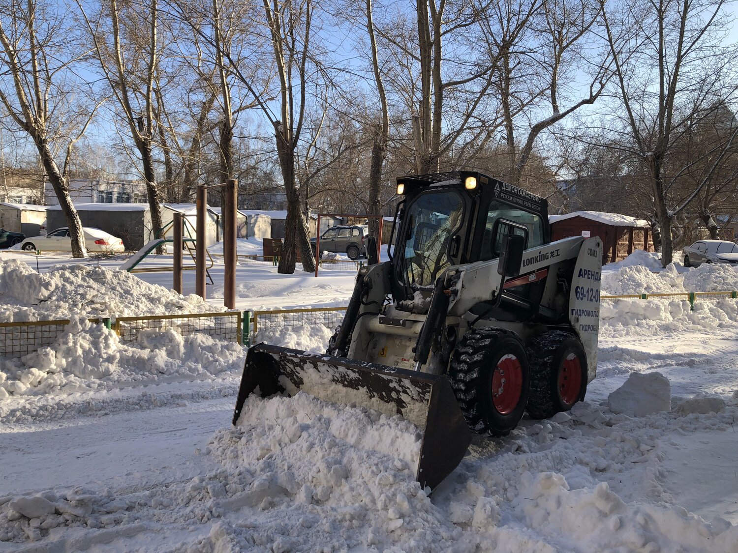 tlb 825-rm экскаватор-погрузчик, погрузчик bobcat, мини погрузчик bobcat, мини-погрузчик, погрузчик бобкэт