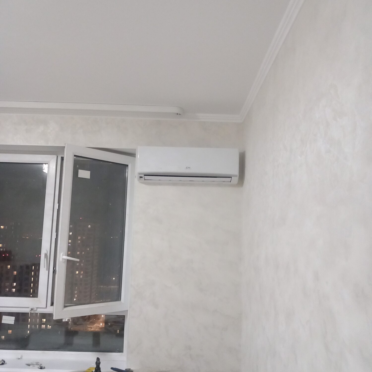 кондиционер, установка кондиционера, настенный кондиционер, установленный кондиционер, кондиционер сплит