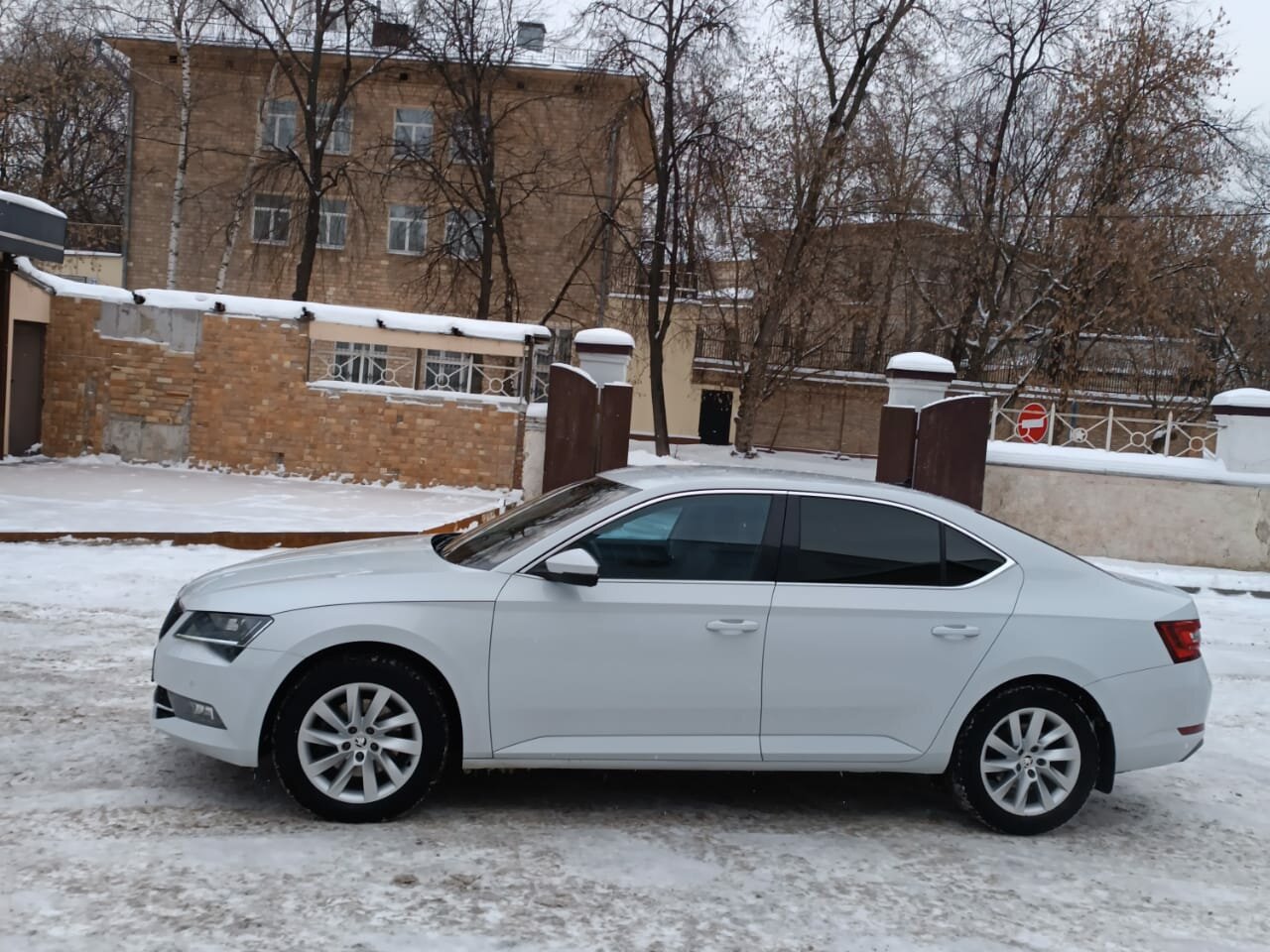 škoda superb, белая шкода, skoda superb 2016, шкода суперб белая, Peugeot 301