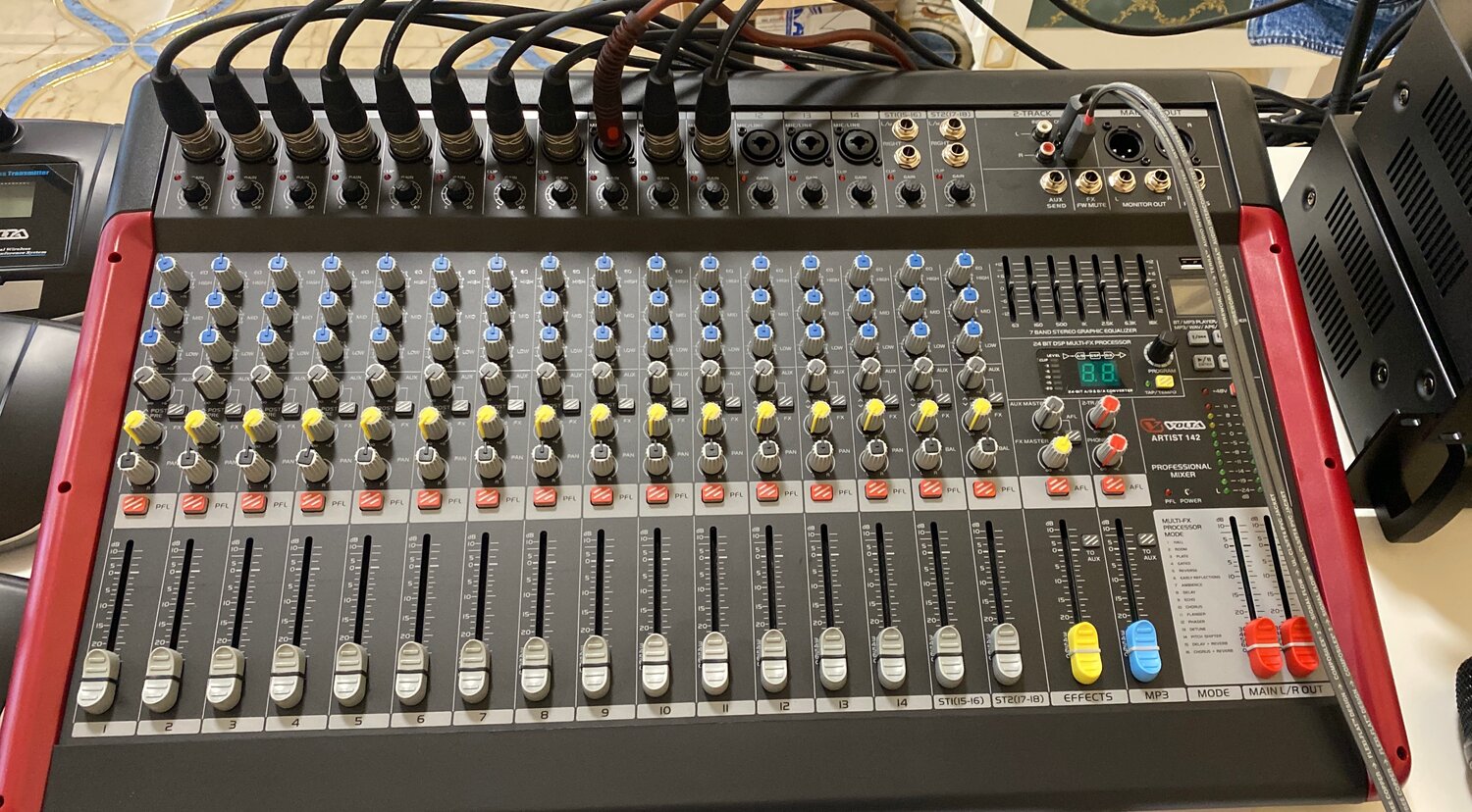 behringer mixer 8 каналы, микшерный пульт, микшерный пульт allen heath zed22fx, микшерный пульт allen heath, микшерный пульт динакорд активный 1000-3