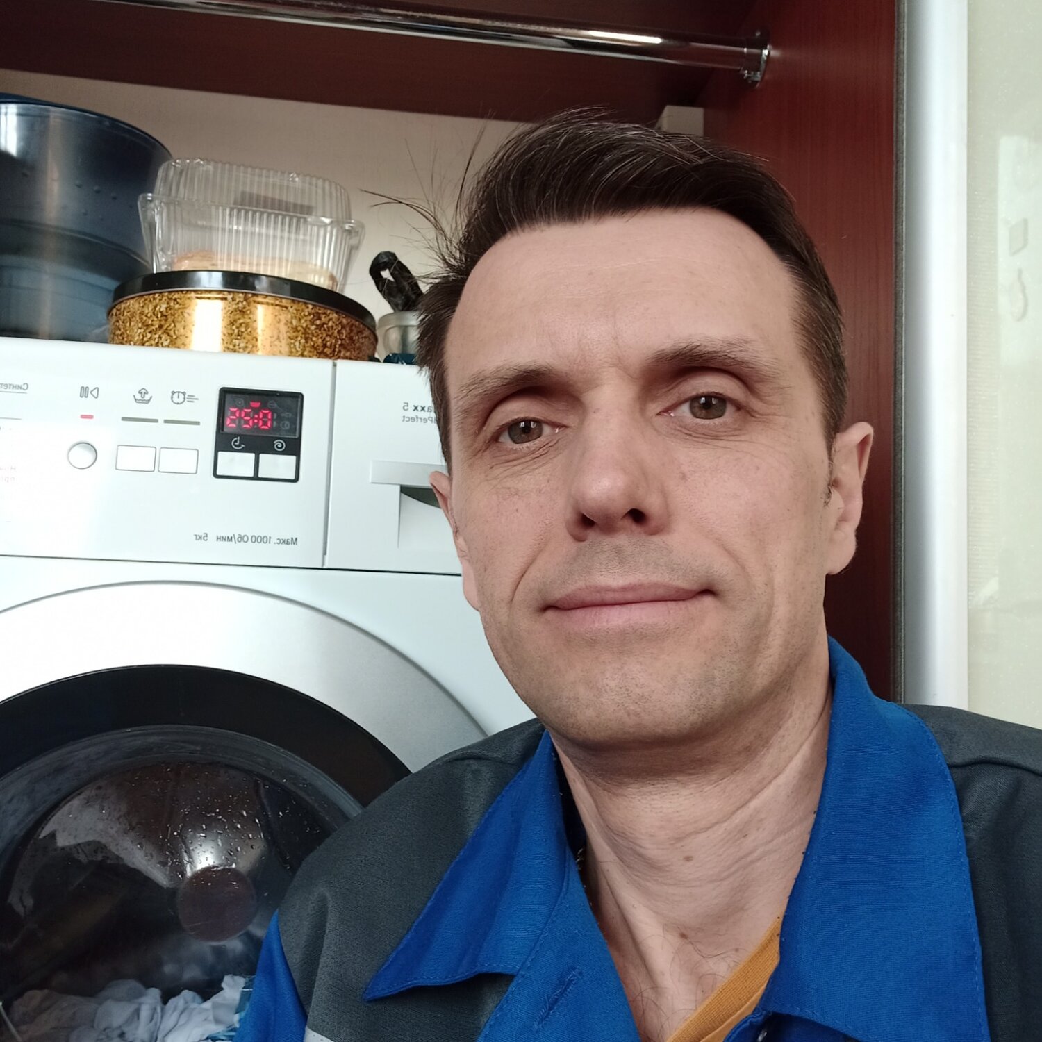 Денис Сахаров