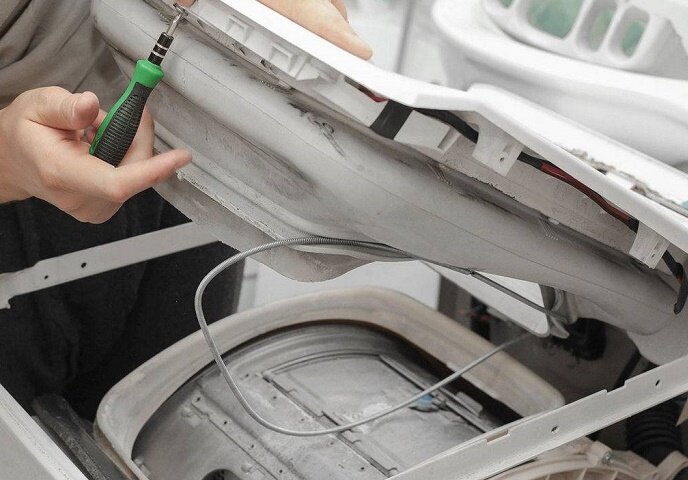 стиральная машина с вертикальной загрузкой, разбор стиральной машины электролюкс с вертикальной загрузкой, вертикальная стиральная машина, разобранная стиральная машина, в стиральной машине