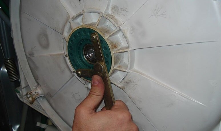 стиральная машина с вертикальной загрузкой, замена подшипника в стиральной машине, стиральная машина, electrolux ews 800 подшипник барабана, подшипник в стиральной машине