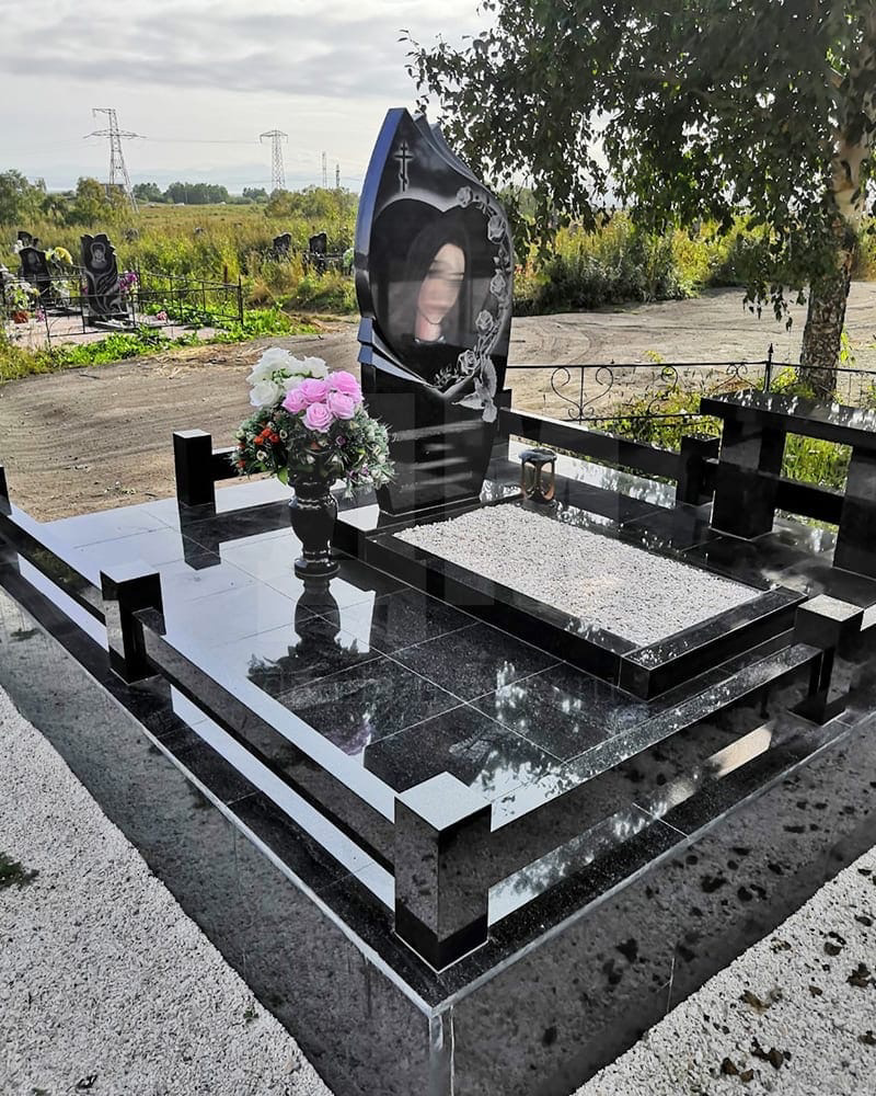 гранитный памятник, двойные гранитные памятники, двойной памятник, красивые памятники на могилу, эксклюзивные памятники на могилу
