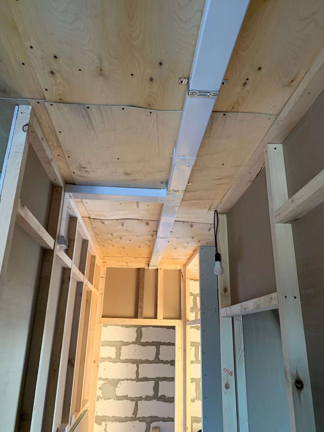 электропроводка в каркасном доме, электрика в каркасном доме, вентиляция в каркасном доме, проводка в каркасном доме, скрытая проводка в каркасном доме